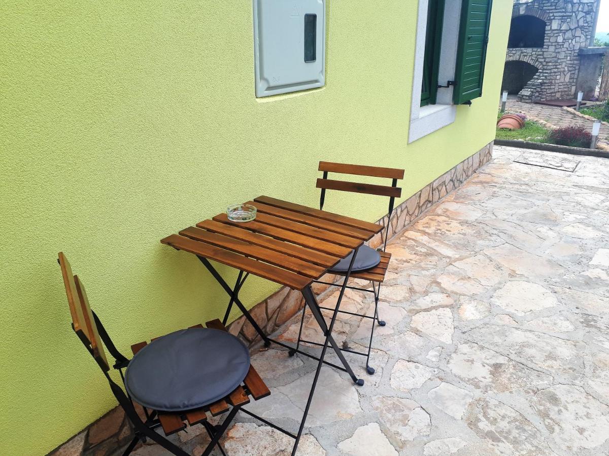 Apartment Terra Rossa Kastelir Bagian luar foto